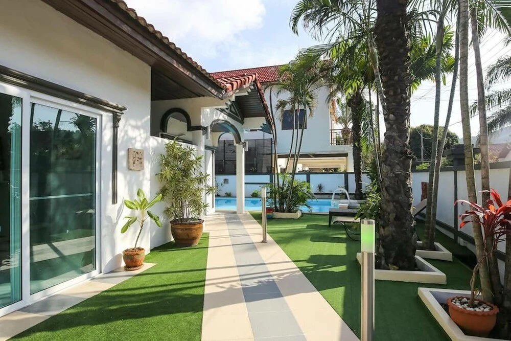 The Waterfront Apartment