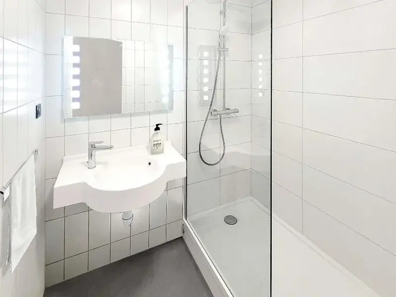Greet Hotel Montbeliard - Chambres