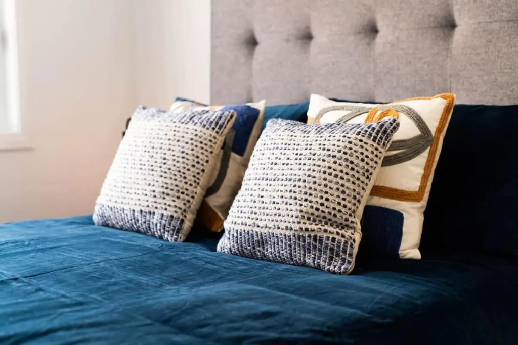 Hideaway on Curran - Modern & Comfy Retreat in CBD Firepit