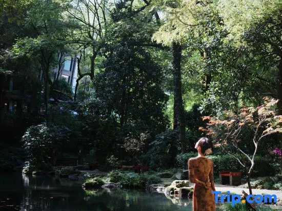 Celestial Cave Manor· Twin Dragon Cave Stream Rafting Private Onsen Retreat