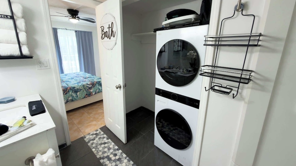 Walkable Location - 99 Steps to Beach - Pool — 3