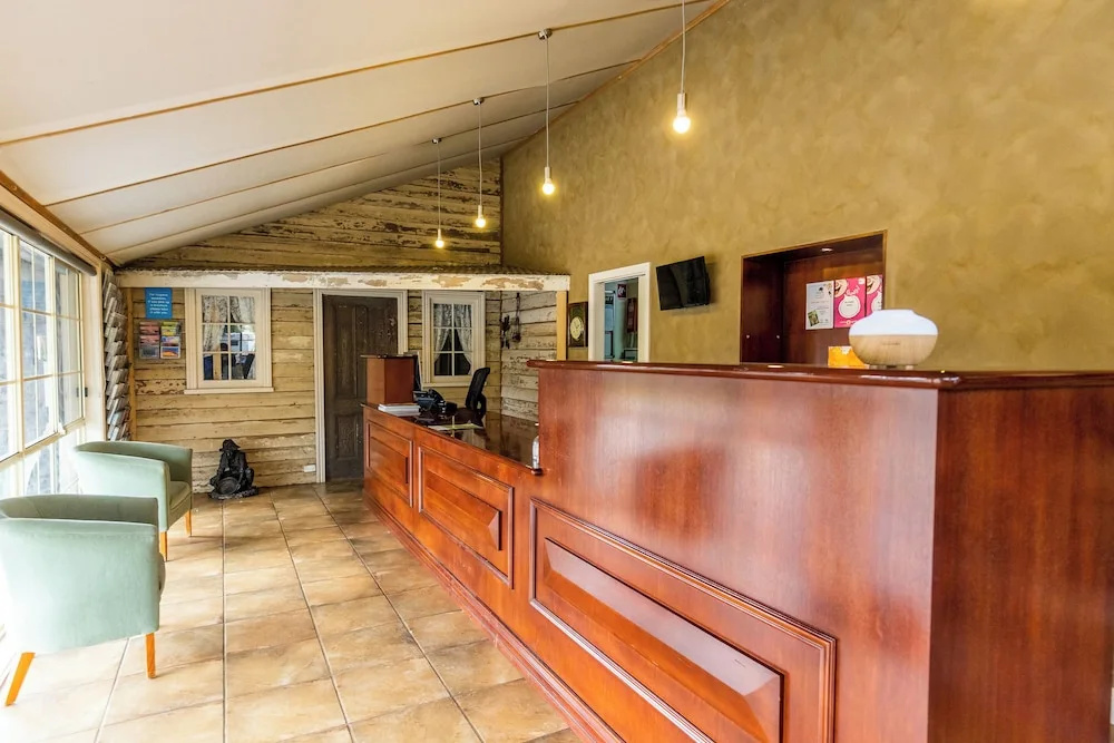 Lobby & Reception