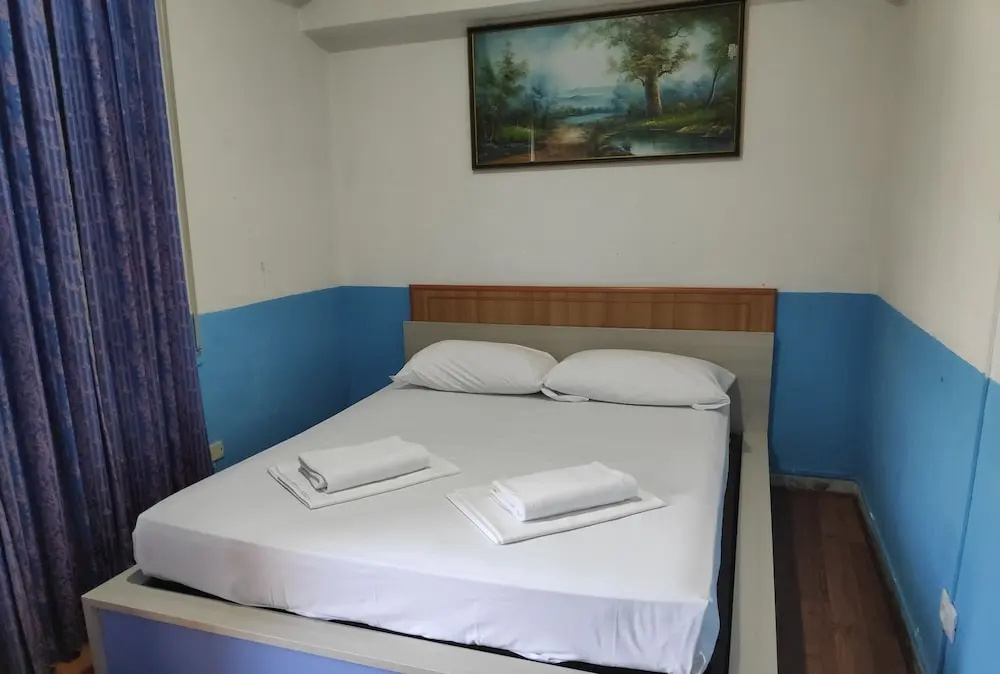 Economy room