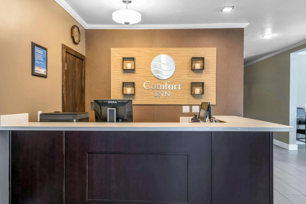 Lobby & Reception