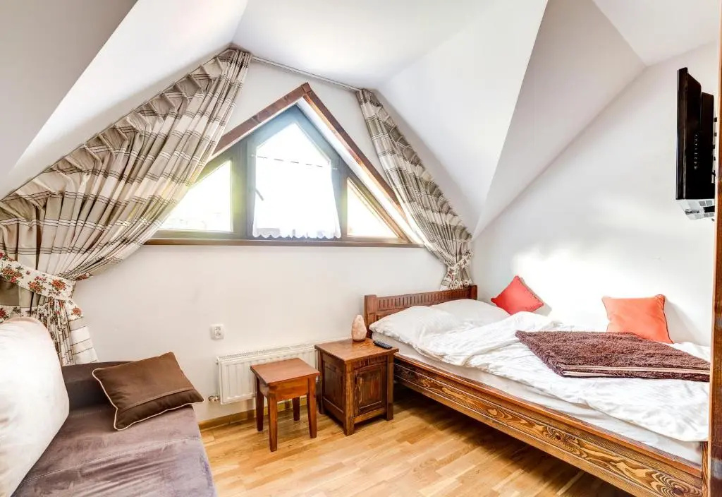 Standard Double room (full double bed)