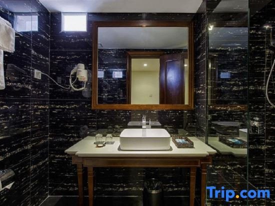 Adaline Hotel & Suite Danang