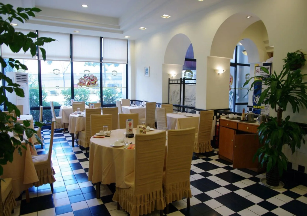 Food & Beverage