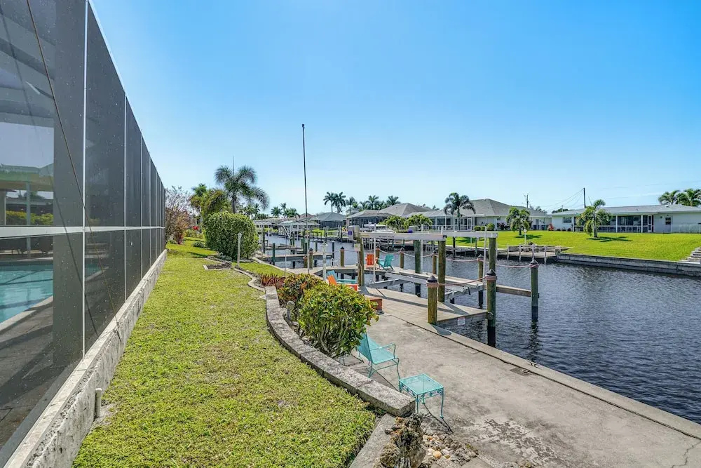 Canal-front Cape Coral Family Home: Pets Welcome