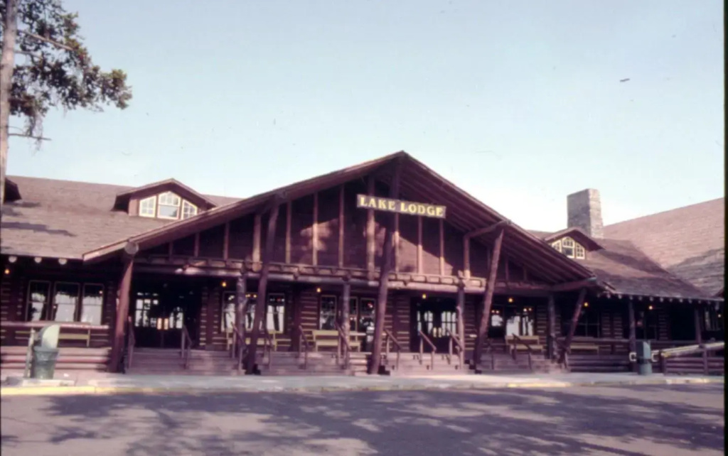 Lake Lodge Cabins - Inside the Park