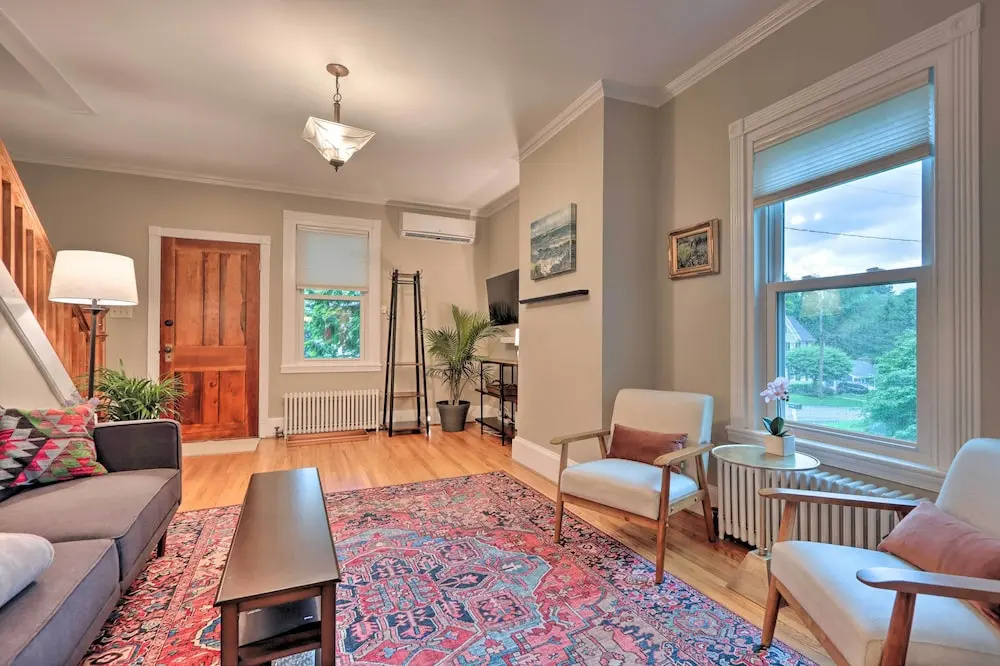 Charming Abode w/ Patio - Walk to Town + River! - фото 4