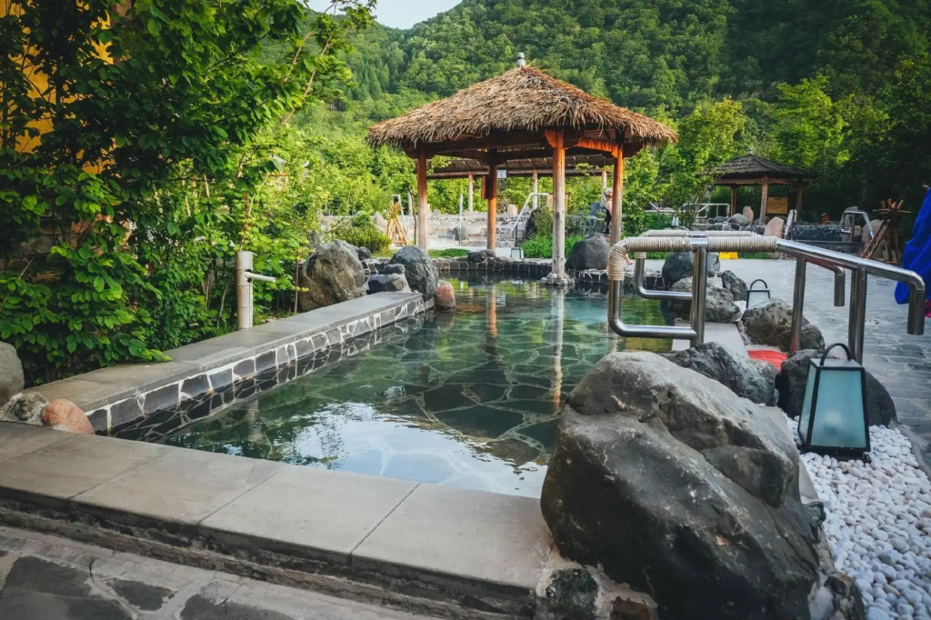 Huaximu Hot Spring Hotel