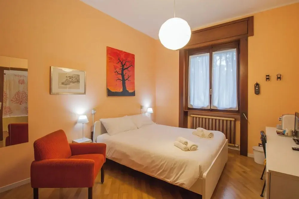 Business Double room (full double bed)