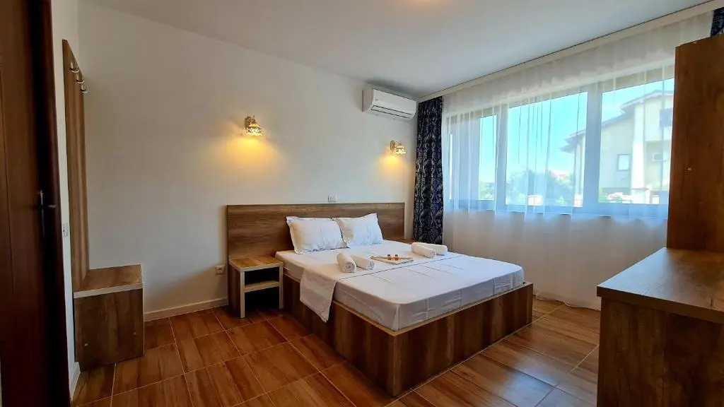 Standard Double room (full double bed)