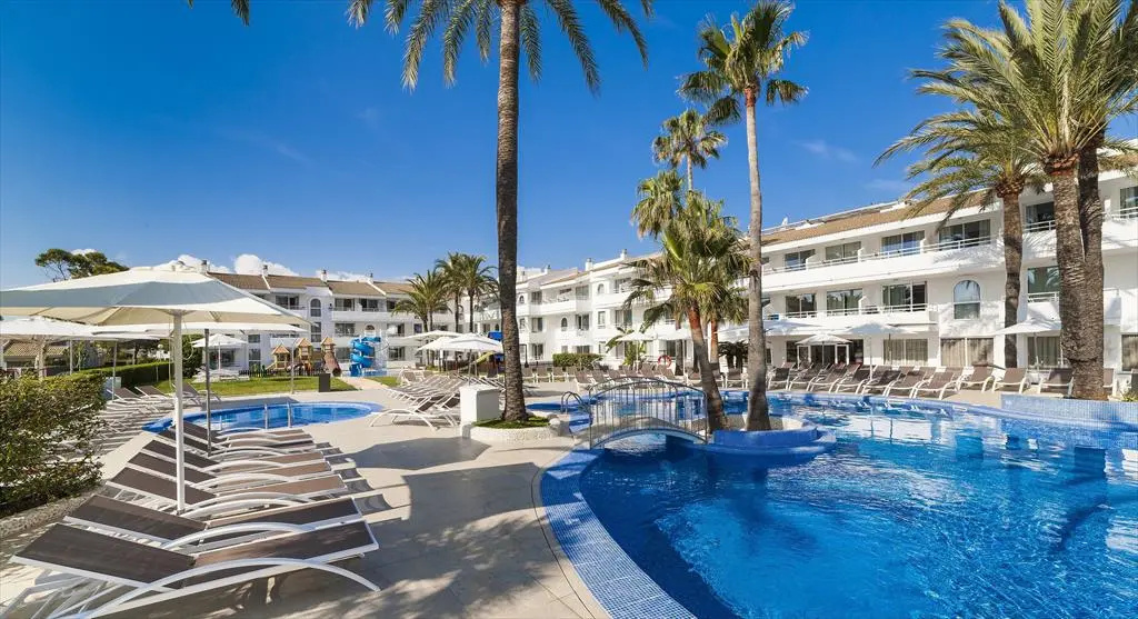 Beach & Waterfront