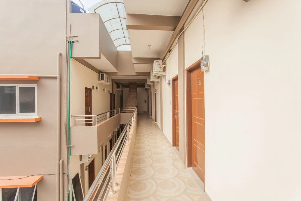 Dinda Residence by OYO Rooms