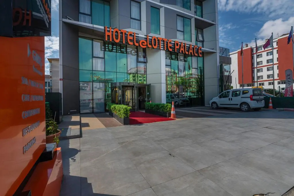 Land Park Hotel — фото