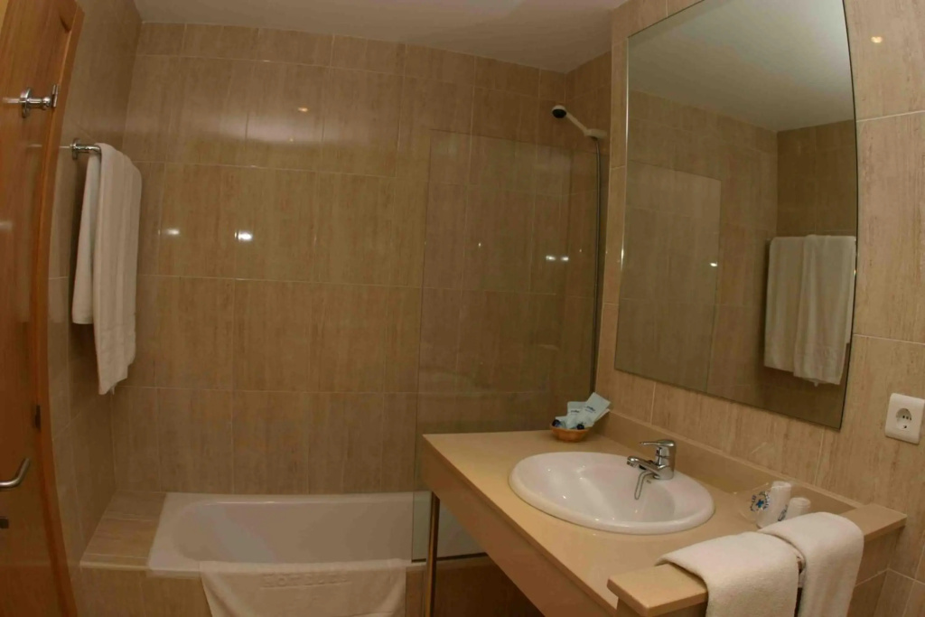 Hotel Puerta De Santillana - Général