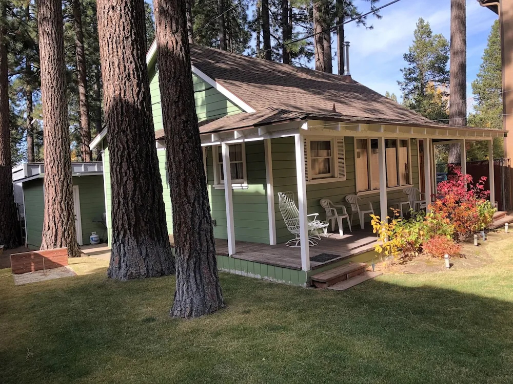 3993c Cedar Lake Tahoe 2 Bedroom Cabin by RedAwning