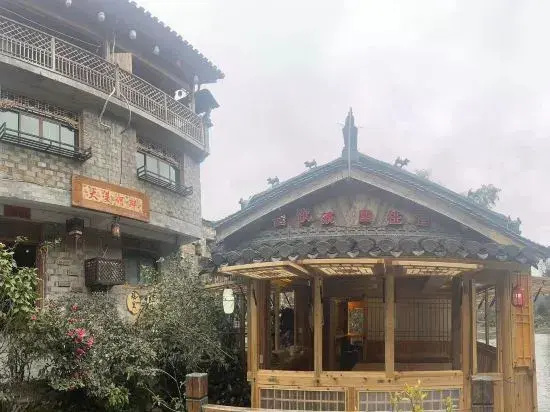 Riverside Warm Hostel