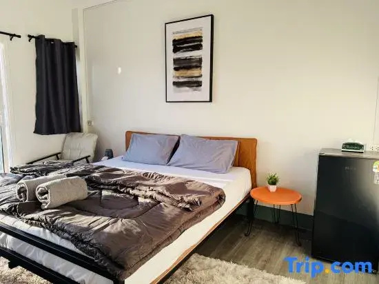 Standard Double room with balcony (full double bed)