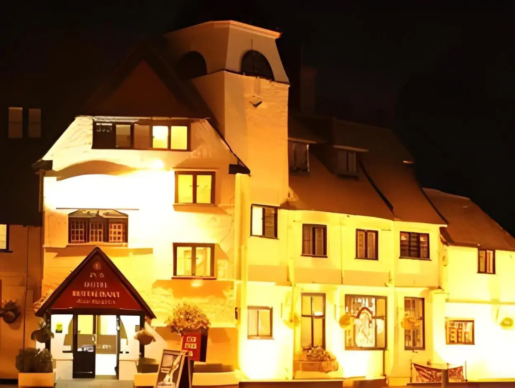 The Devil's Punchbowl Hotel