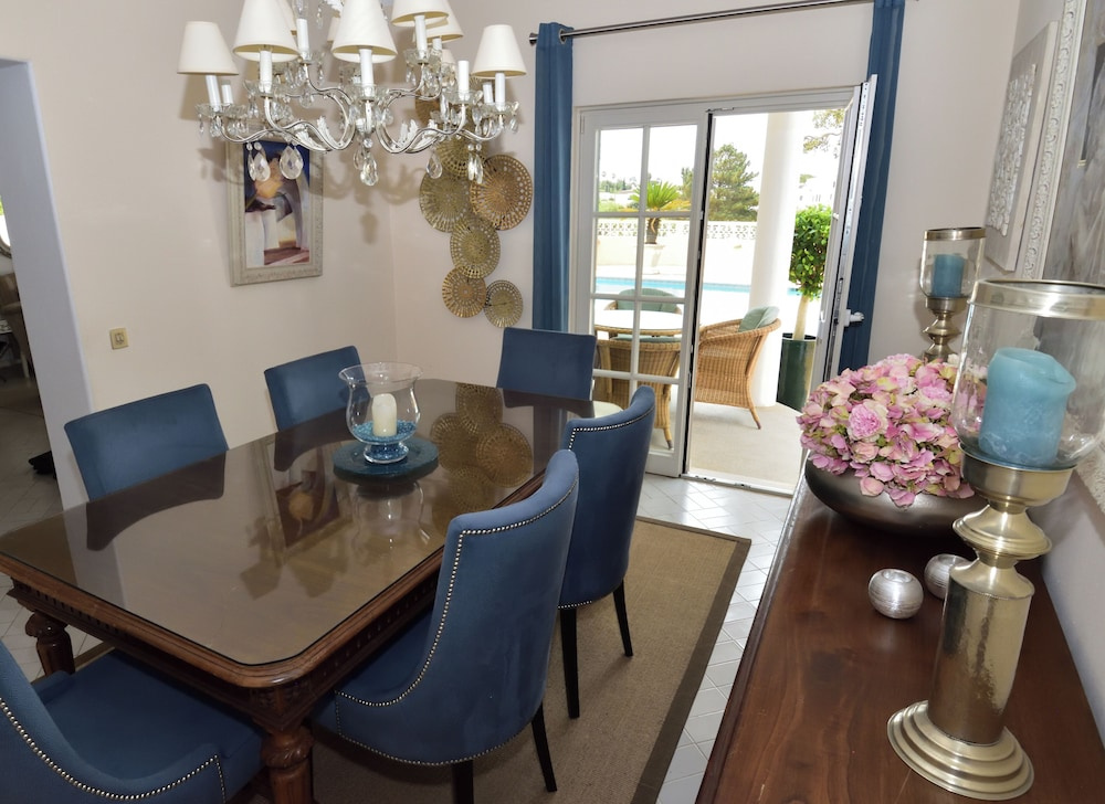 Villa Casa Tulipa Sleeps 4 With Pool, Garden & A/c