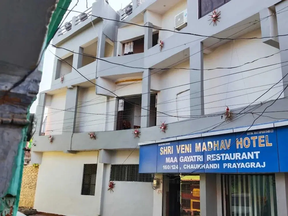 OYO Shri Veni Madhav Hotel