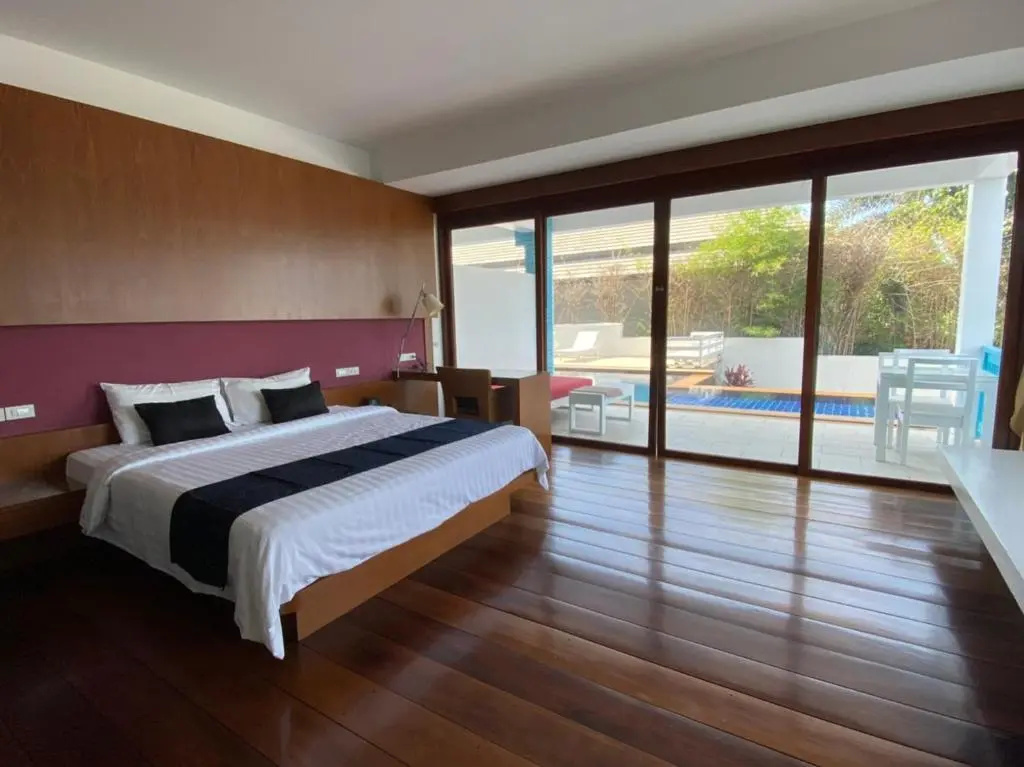 Deluxe Double room (full double bed)