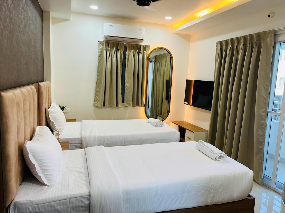 Viola Suites — 4