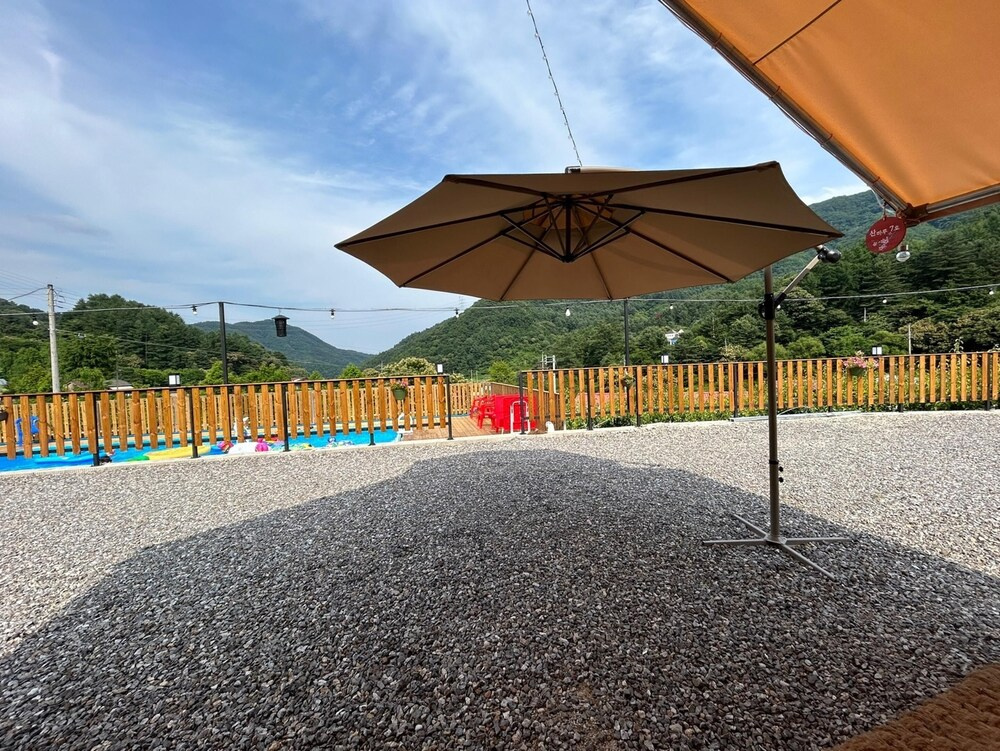 Gapyeong Sanmaeul Glamping