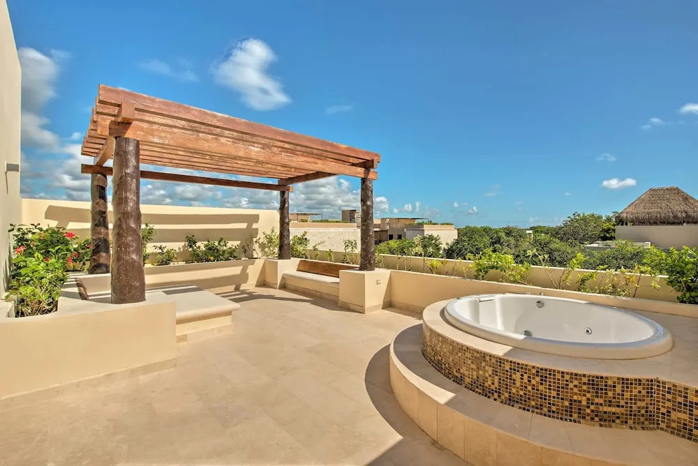 Resort-style Condo 3 Miles to Historic Tulum Ruins