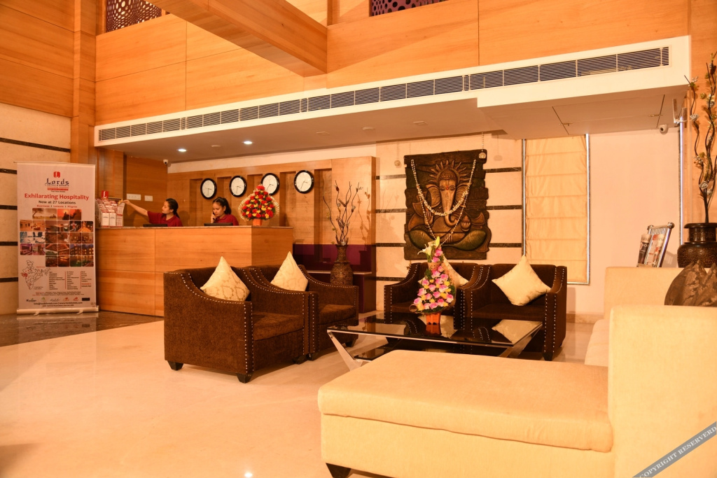 Lobby & Reception