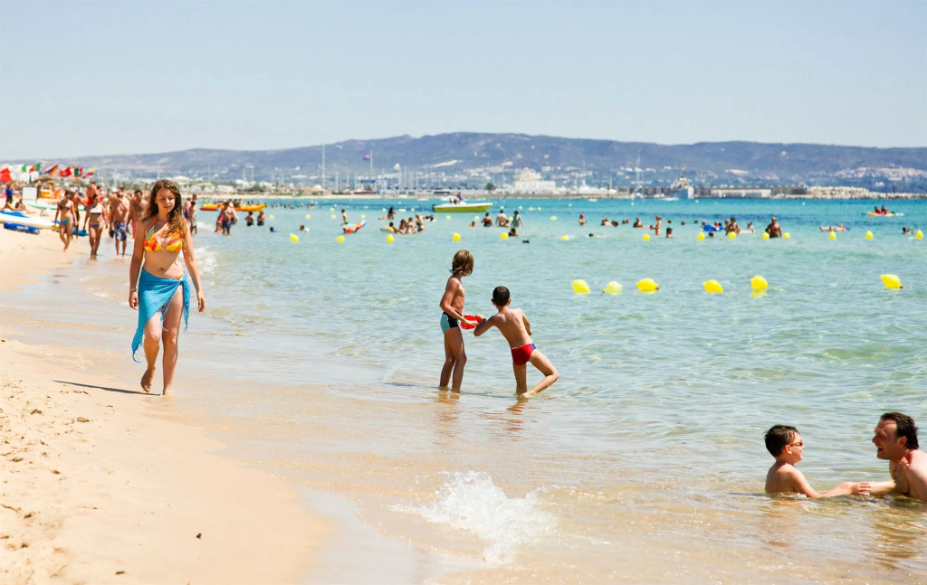 Beach & Waterfront