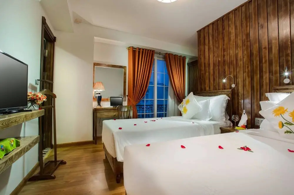 Premium Double room with balcony and with city view (twin beds)