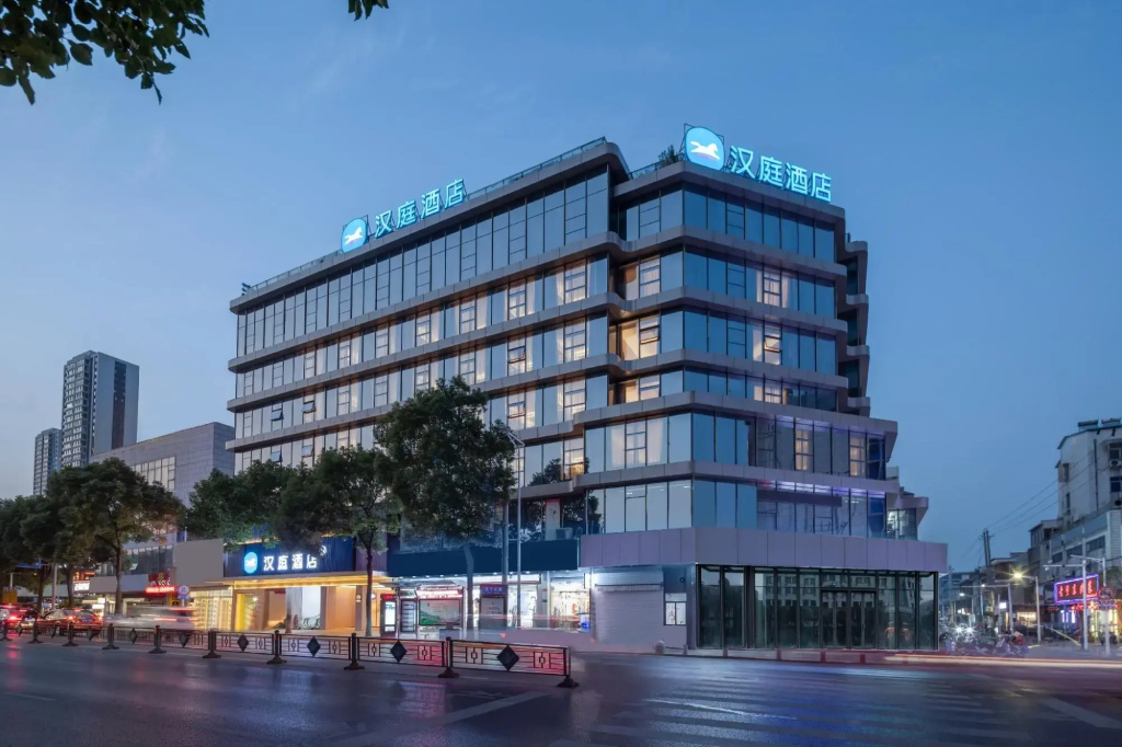Super 8 Hotel (Yangzhong Pedestrian Street)