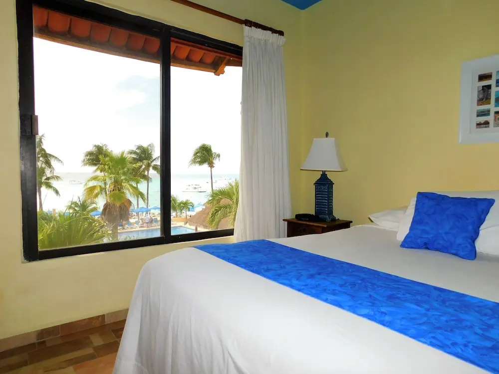 2 Bedrooms Deluxe room with balcony and with ocean view