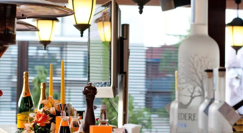Food & Beverage