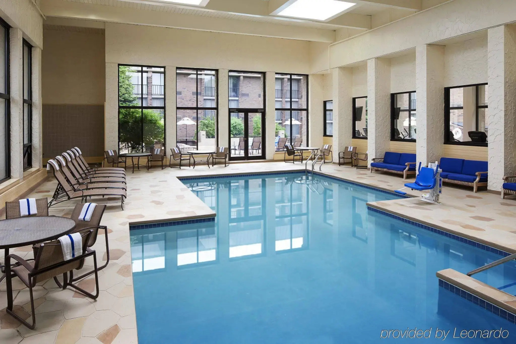 Sheraton Milwaukee Brookfield Hotel - Général