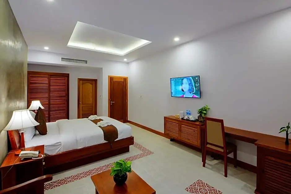 Deluxe room with balcony and with river view