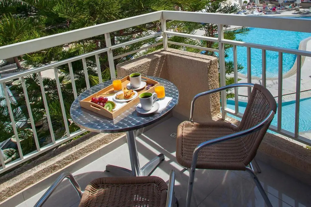 Balcony & Terrace