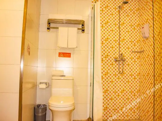 Ease Hotel (Tianjin Hangu Xinkai North Road Grand Theatre)
