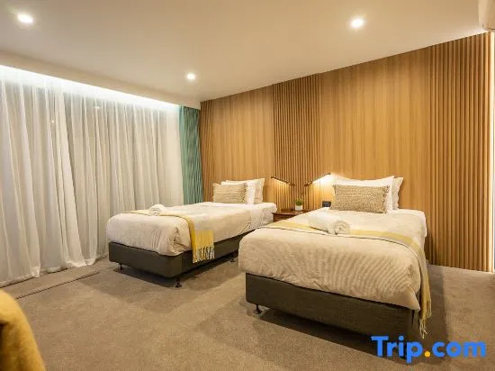 1 Bedroom Double Suite (twin beds)