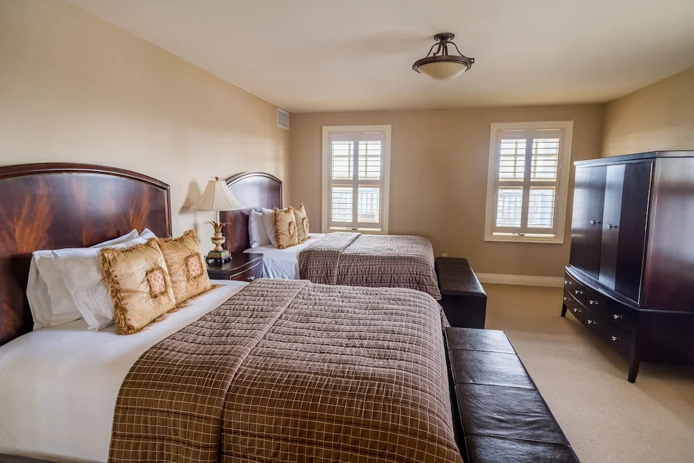 Executive Quadruple Suite