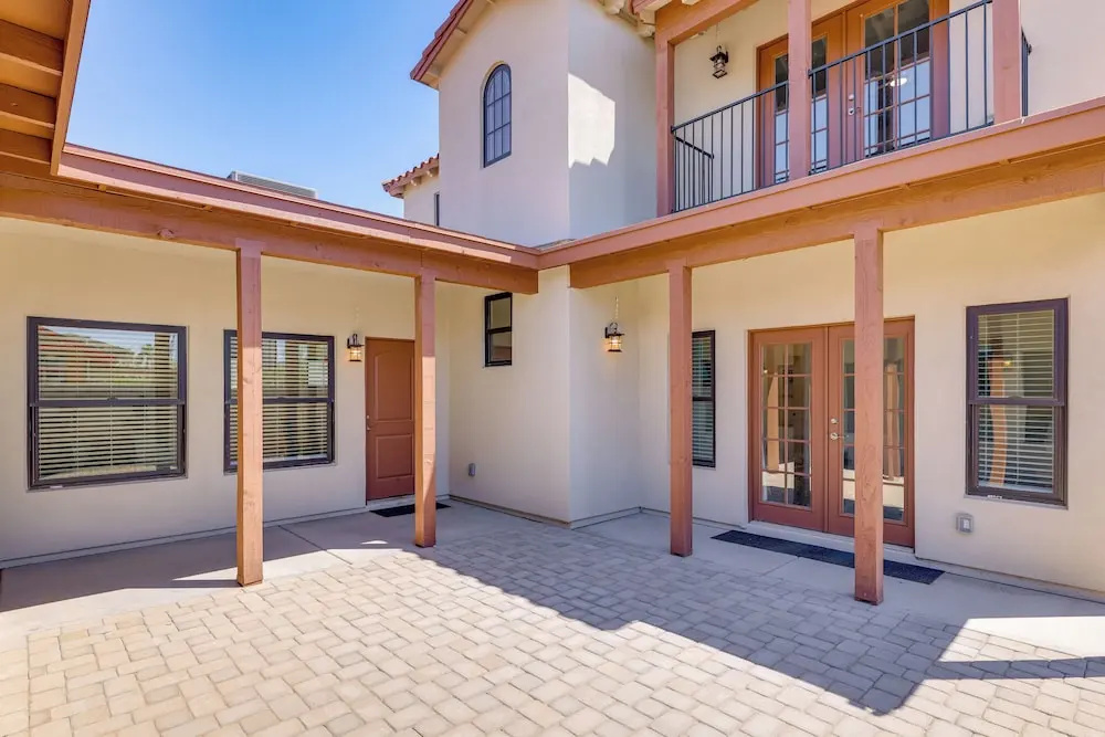 Easy Dtwn Access! Prime PHX Stay For Couples