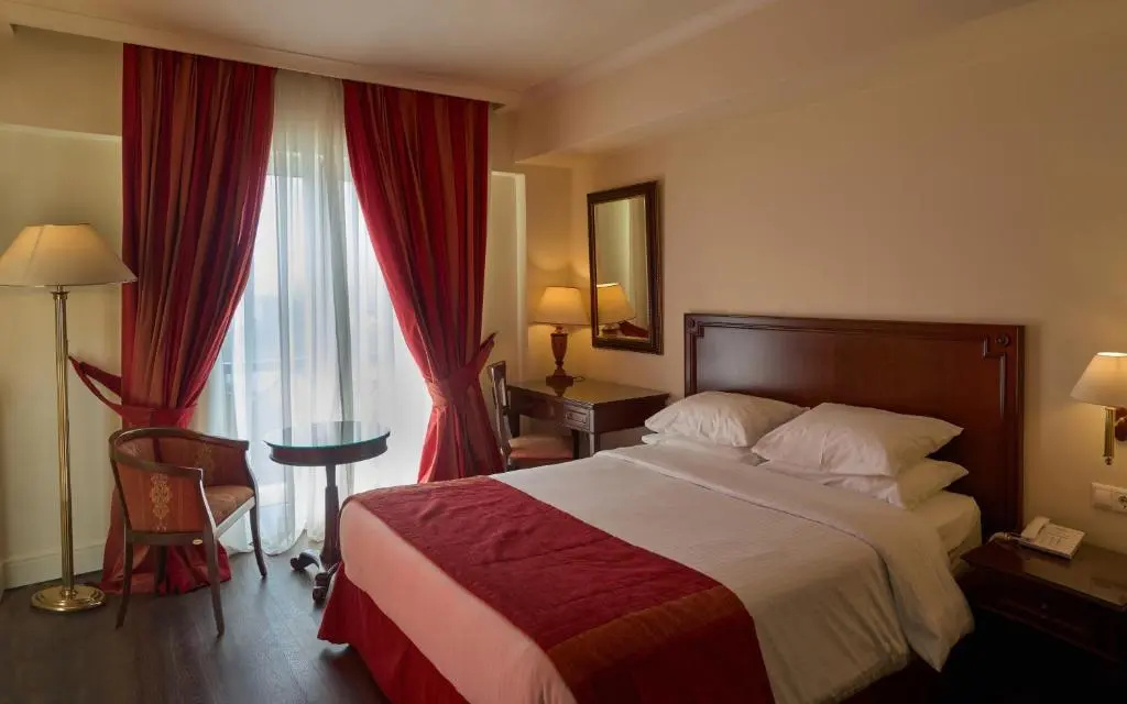 Classic Double room (full double bed)
