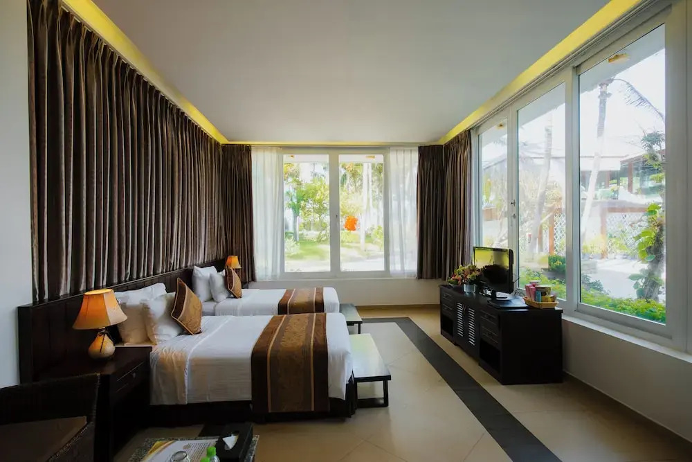 Villa Del Sol Beach Villas & Spa