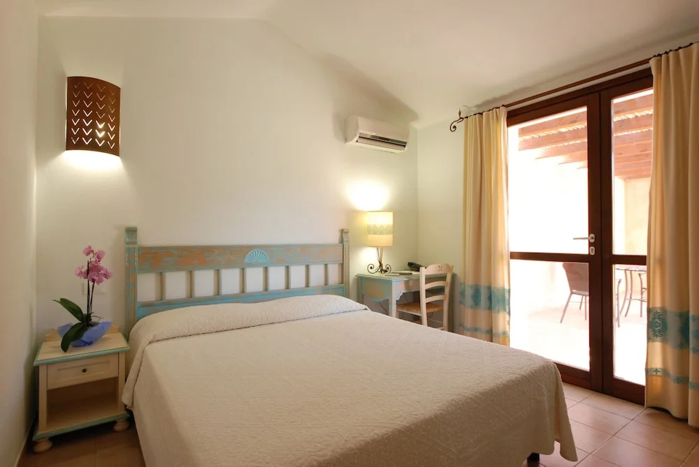Double room (full double bed)