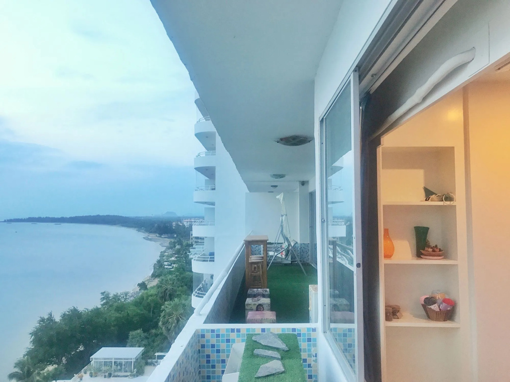 Balcony & Terrace