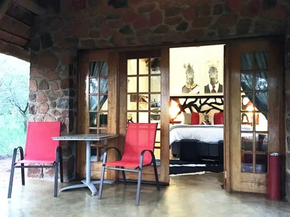 經典雙臥室別墅,享有河景,配備雙人加大床。