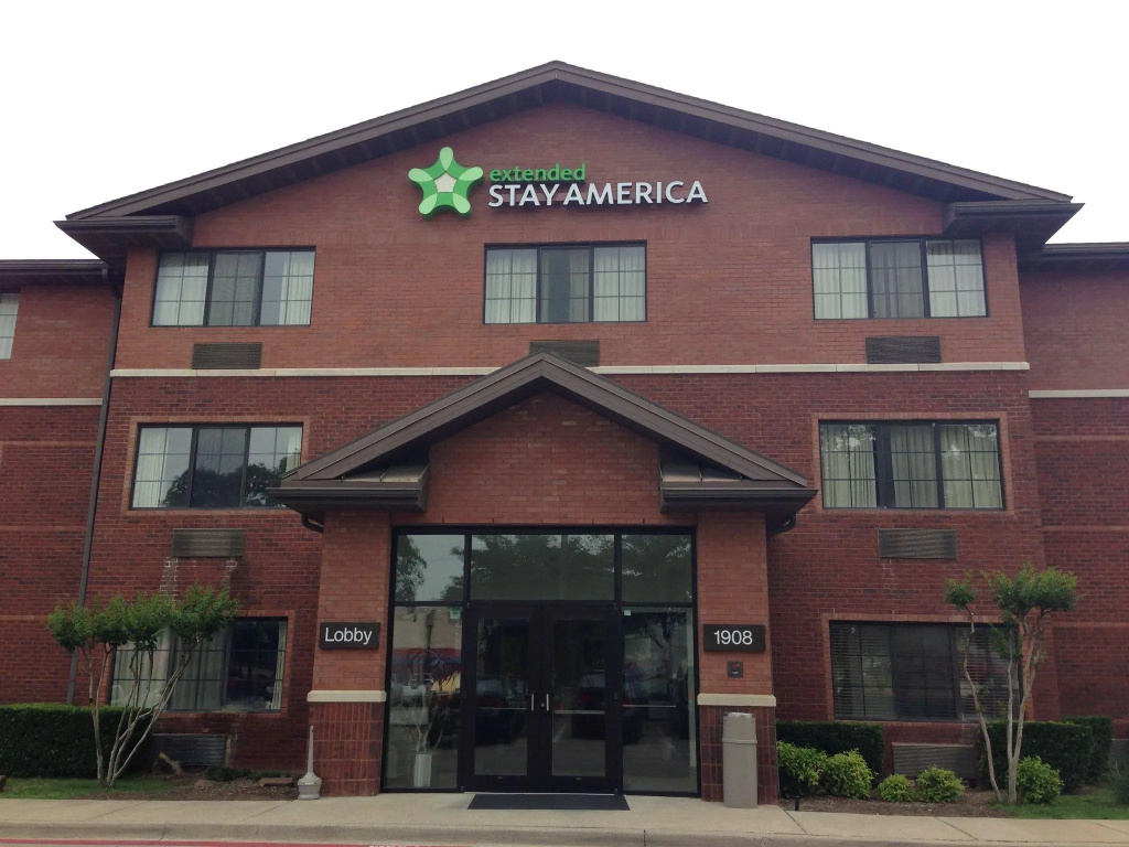Hawthorn Extended Stay by Wyndham Bedford / Dallas